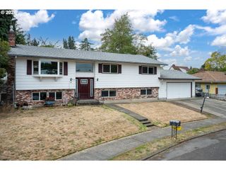 819 Se 136TH Ave, Portland, OR 97233