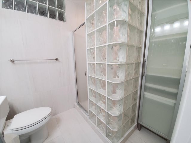 5015 EASTCHESTER DRIVE, Sarasota, FL 34234