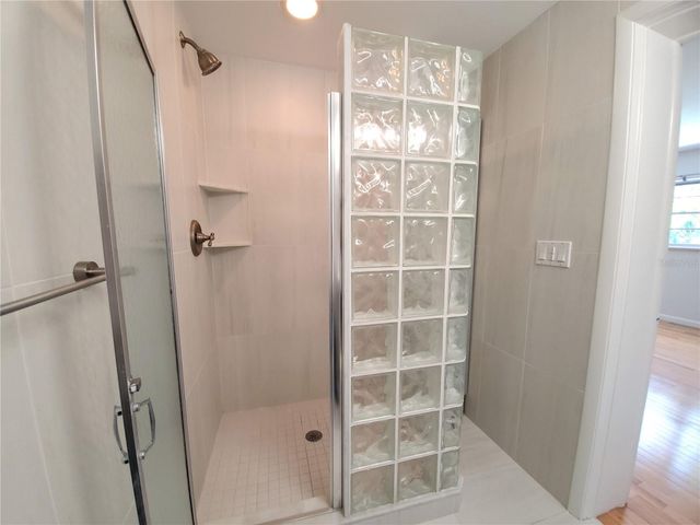 5015 EASTCHESTER DRIVE, Sarasota, FL 34234