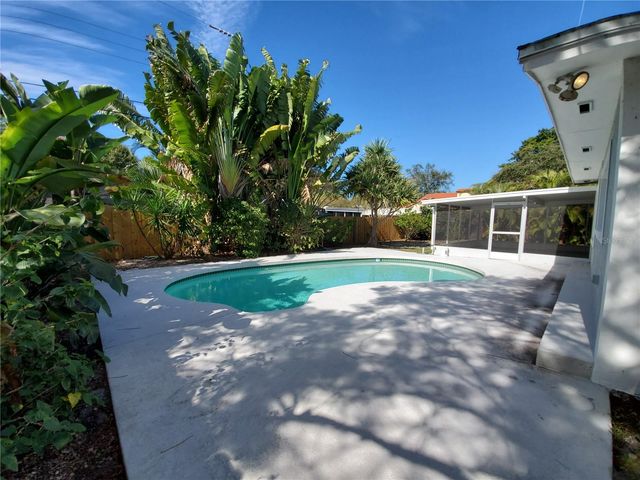 5015 EASTCHESTER DRIVE, Sarasota, FL 34234