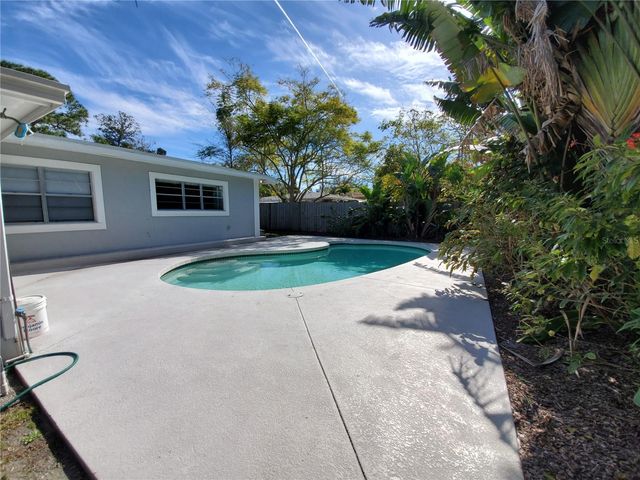5015 EASTCHESTER DRIVE, Sarasota, FL 34234