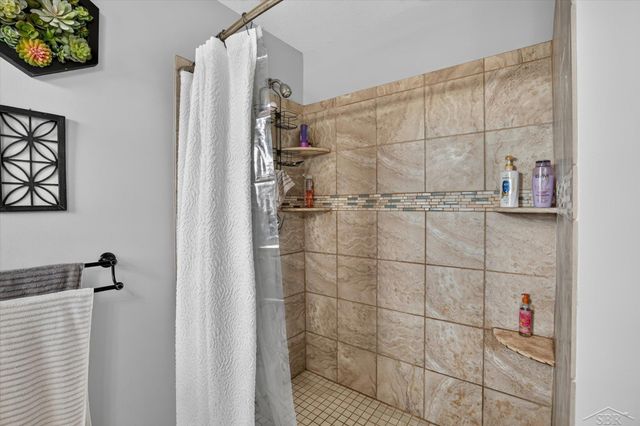 8914 Cottonwood Drive, Tittabawassee Twp, MI 48623