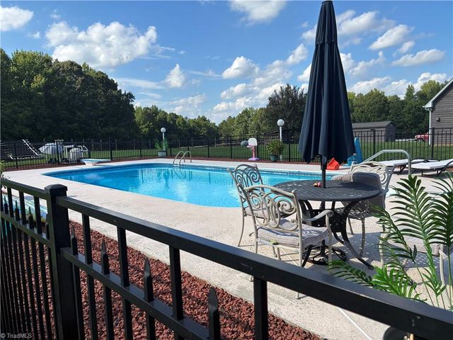 6967 Garrett Store Road, Liberty, NC 27298