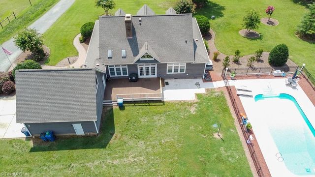 6967 Garrett Store Road, Liberty, NC 27298