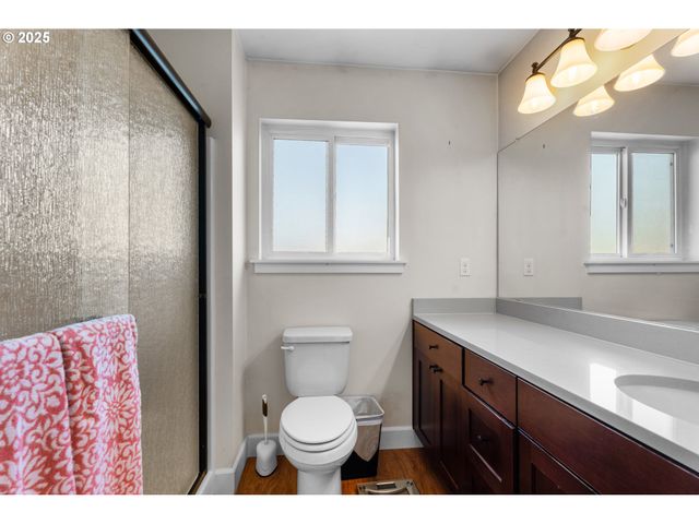 2803 Ne 121ST Ct, Vancouver, WA 98682