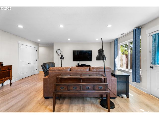 2803 Ne 121ST Ct, Vancouver, WA 98682