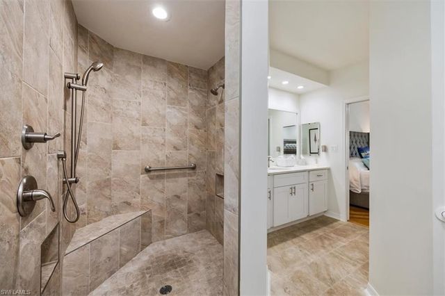 545 11th AVE S # 104, Naples, FL 34102