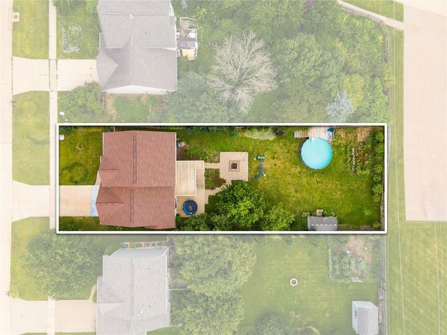 6611 Fox Run Dr SW, Cedar Rapids, IA 52404