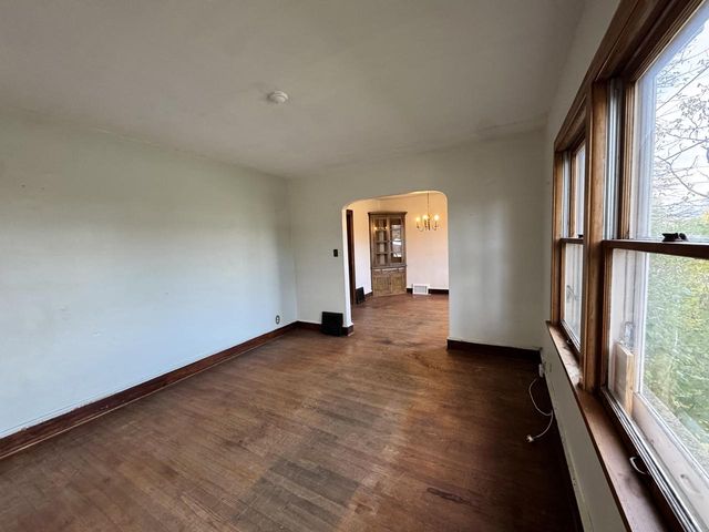 1501 W Brown Deer ROAD, River Hills, WI 53217