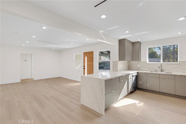 6341 Ranchito, Van Nuys, CA 91401