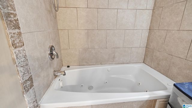 528 STRONGBOW DRIVE, Birmingham, AL 35214