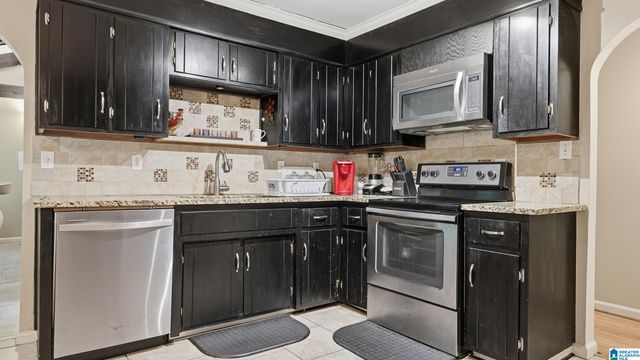 528 STRONGBOW DRIVE, Birmingham, AL 35214