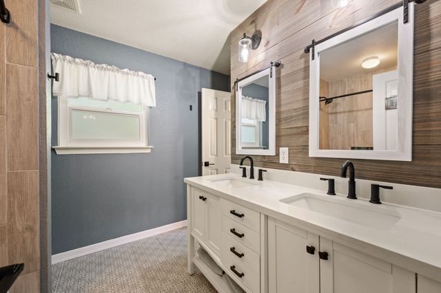 230 Hidden Acres Lane, Weatherford, TX 76087