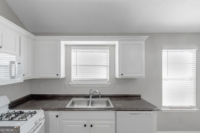 481 Harvick Circle, Stockbridge, GA 30281