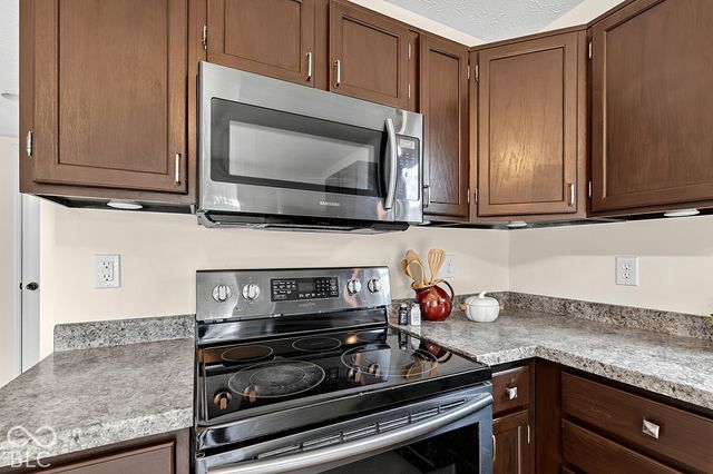 5228 Waterton Lakes Drive, Indianapolis, IN 46237