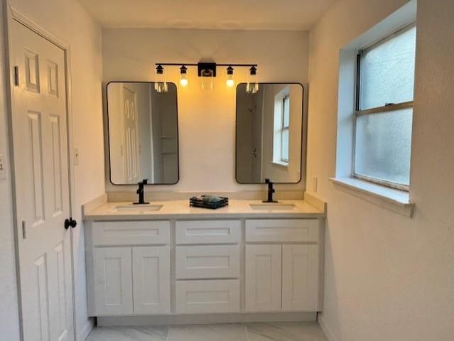 501 Valley Brook Drive, La Porte, TX 77571