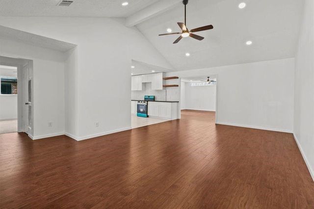 501 Valley Brook Drive, La Porte, TX 77571