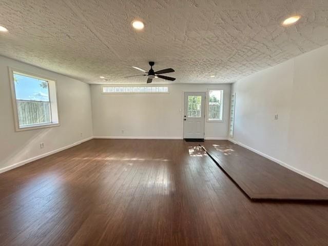 501 Valley Brook Drive, La Porte, TX 77571