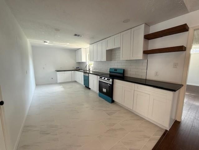 501 Valley Brook Drive, La Porte, TX 77571