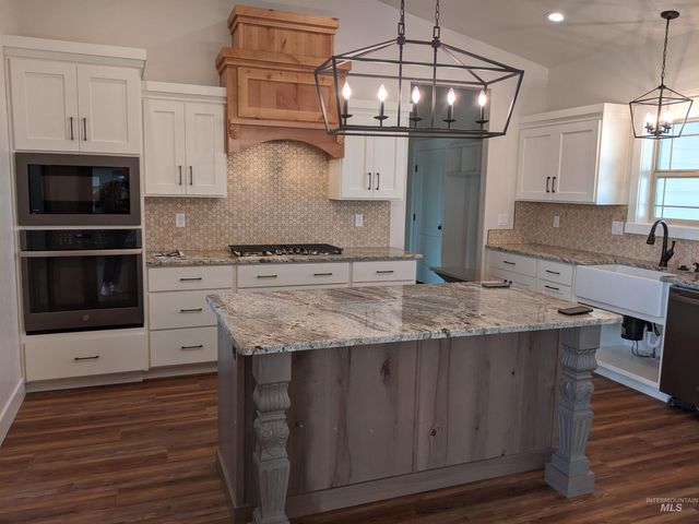 4505 NW Purple Sage Circle, Mountain Home, ID 83647