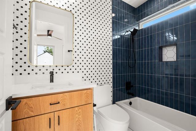 2919 E 13th ST 2, Austin, TX 78702