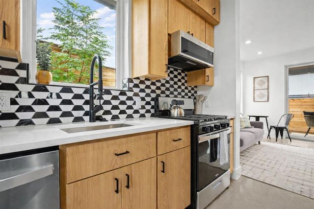 2919 E 13th ST 2, Austin, TX 78702