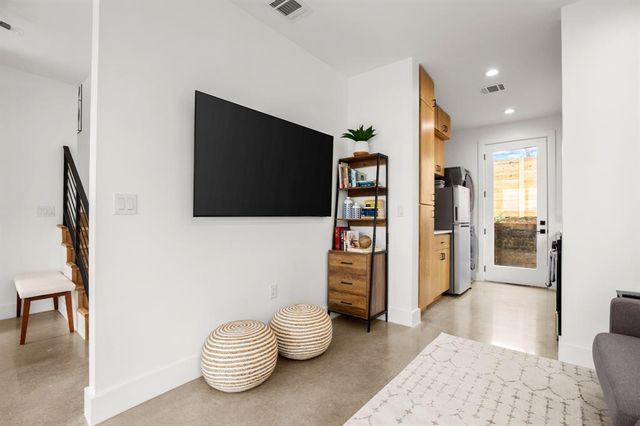 2919 E 13th ST 2, Austin, TX 78702