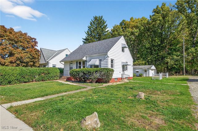 5493 Thomas Street, Maple Heights, OH 44137