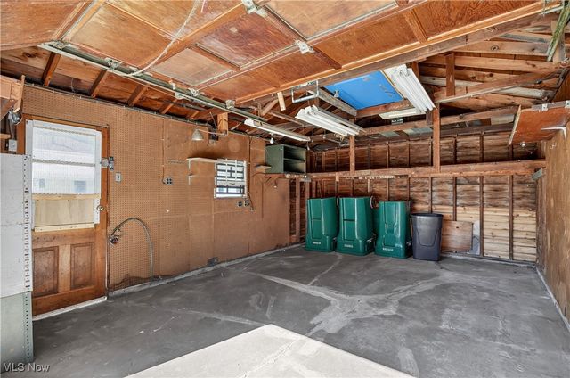 5493 Thomas Street, Maple Heights, OH 44137