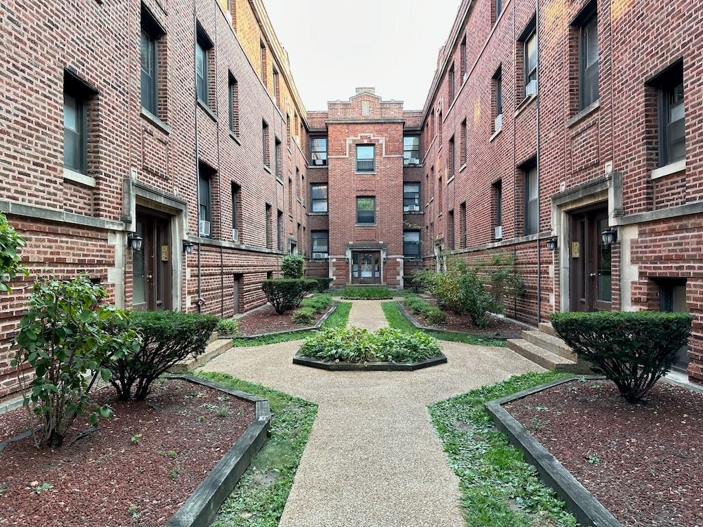 933 W Sunnyside Avenue 1N, Chicago, IL 60640