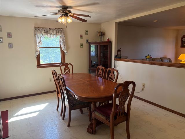 902 Central Dr, New Eagle, PA 15067