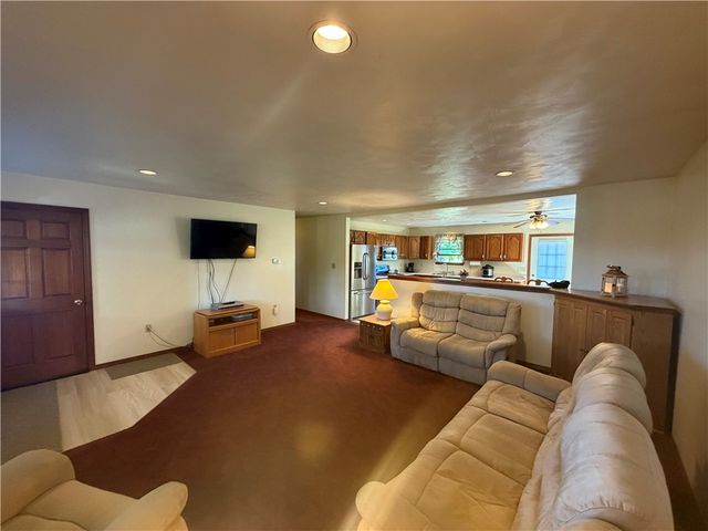 902 Central Dr, New Eagle, PA 15067