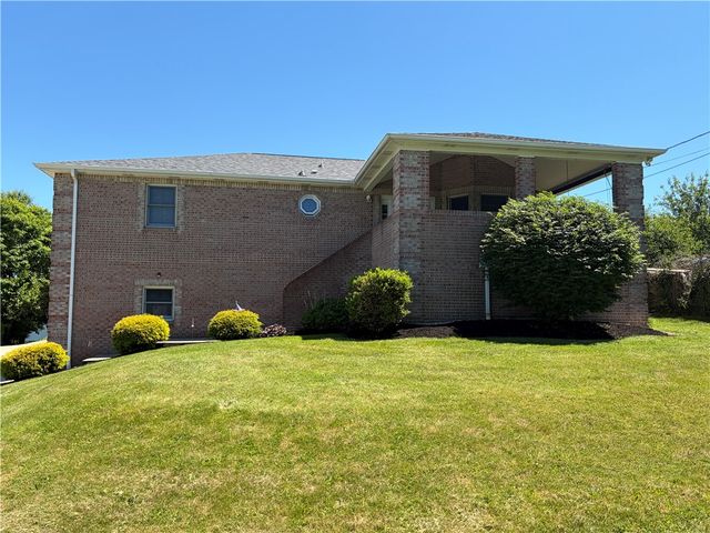 902 Central Dr, New Eagle, PA 15067