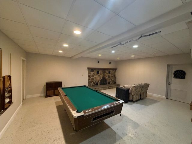 902 Central Dr, New Eagle, PA 15067