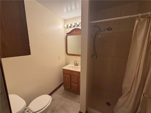 902 Central Dr, New Eagle, PA 15067