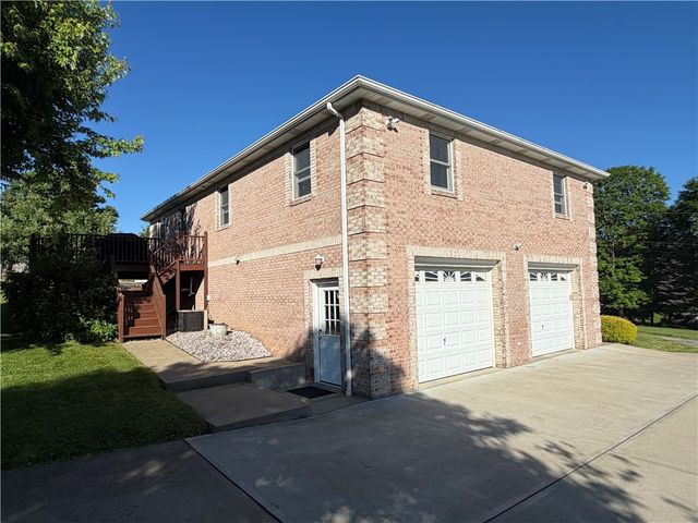902 Central Dr, New Eagle, PA 15067