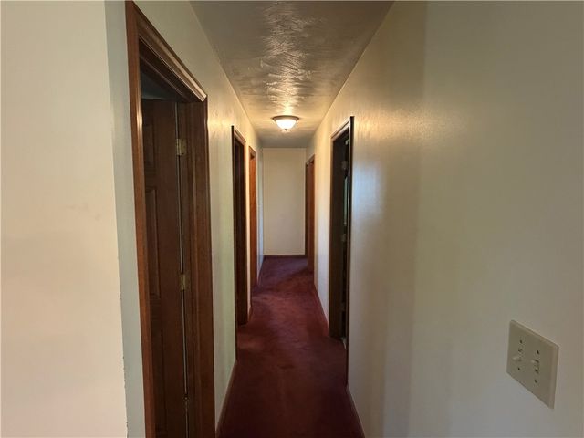 902 Central Dr, New Eagle, PA 15067