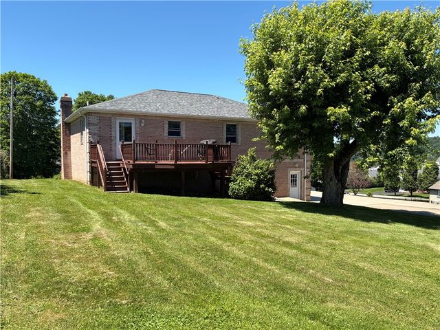 902 Central Dr, New Eagle, PA 15067