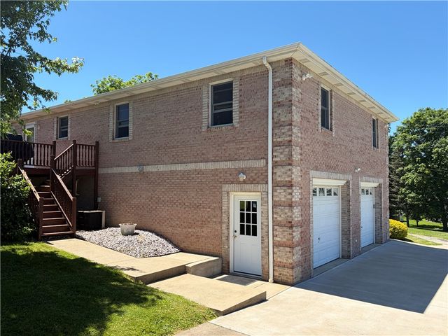 902 Central Dr, New Eagle, PA 15067