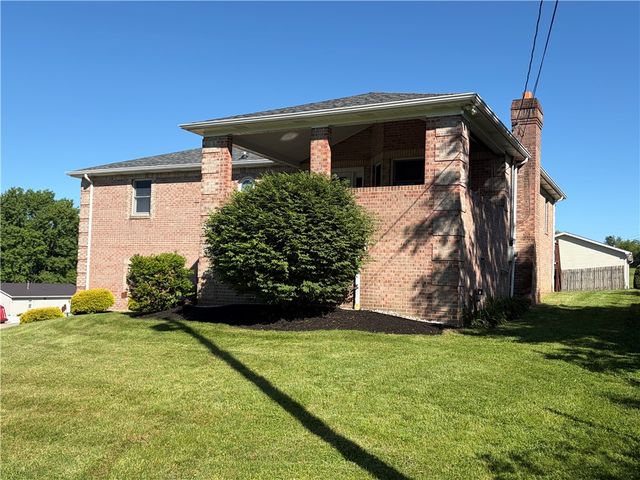 902 Central Dr, New Eagle, PA 15067