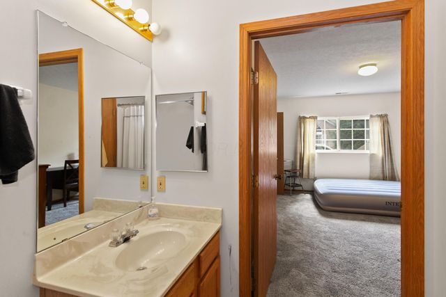 6069 Blendon Chase Drive, 17, Westerville, OH 43081