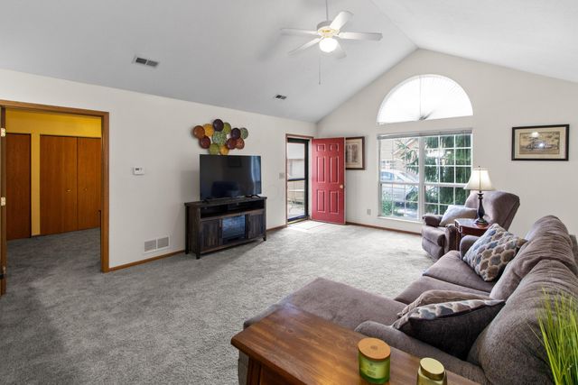 6069 Blendon Chase Drive, 17, Westerville, OH 43081