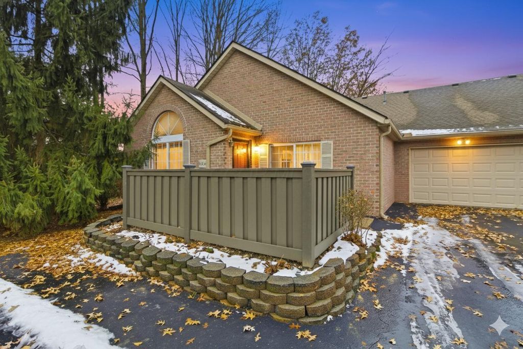 6069 Blendon Chase Drive, 17, Westerville, OH 43081