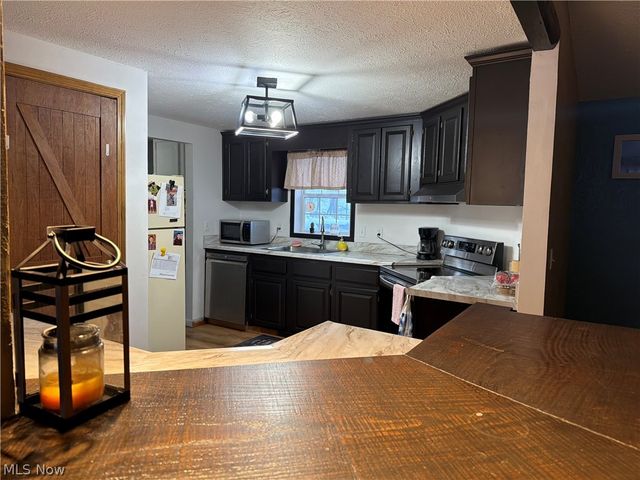 1105 Pacific Road NE, Carrollton, OH 44615