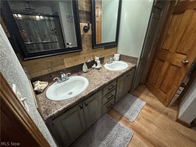 1105 Pacific Road NE, Carrollton, OH 44615