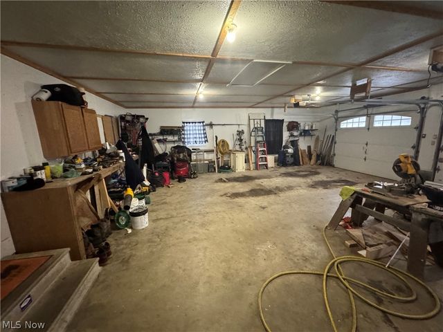 1105 Pacific Road NE, Carrollton, OH 44615