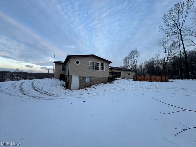 1105 Pacific Road NE, Carrollton, OH 44615