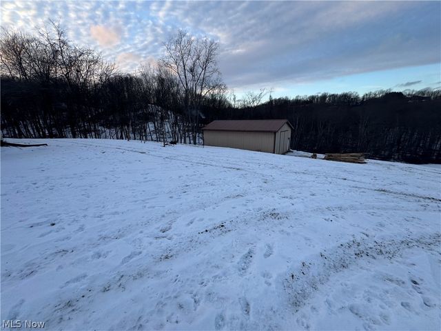 1105 Pacific Road NE, Carrollton, OH 44615