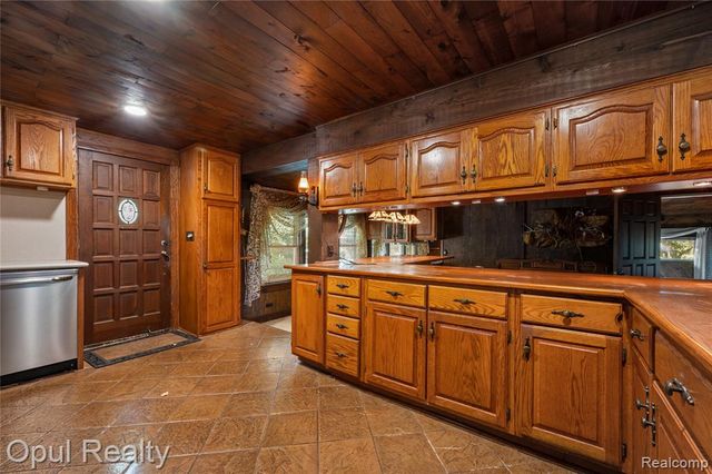 12325 Hannan Road, Romulus, MI 48174