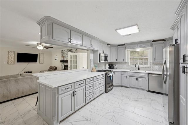 167 Ridgewood Street, Bridge City, TX 77611